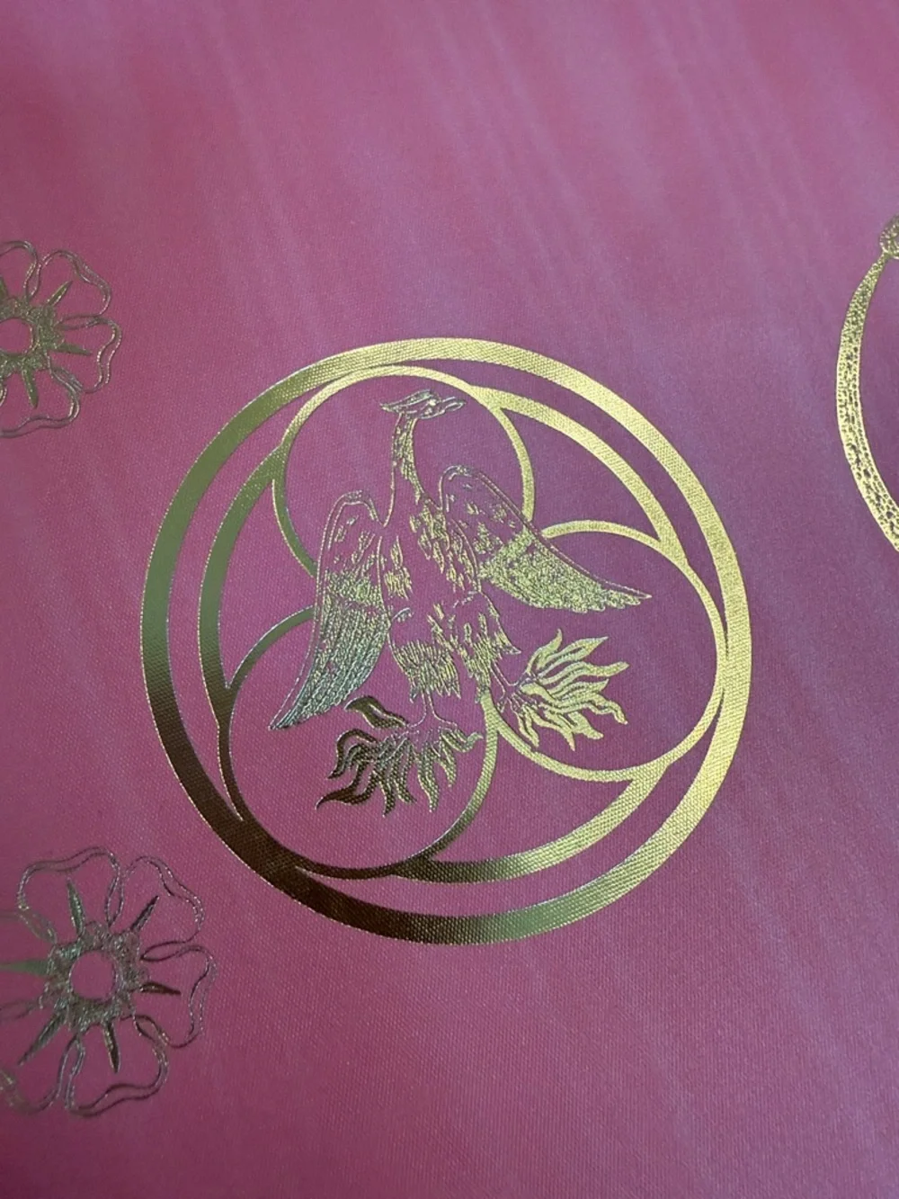Gucci gold carrying tie